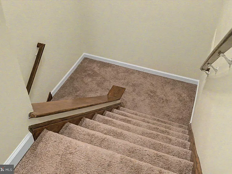 2282 Suzann Dr — Photo 20