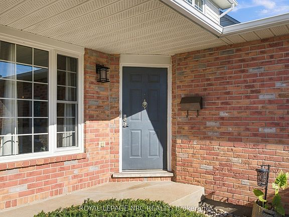 3rd image of 158 Confederation Ave