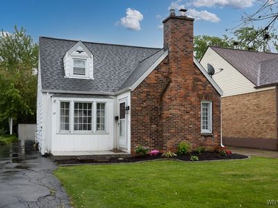 37 Marquette Ave, Buffalo, NY, 14217