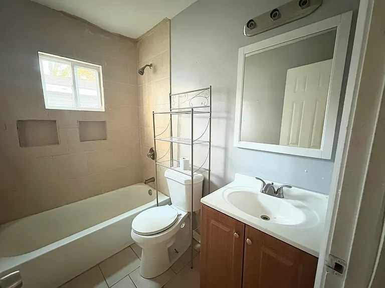 1053 Lubel Ave — Photo 6