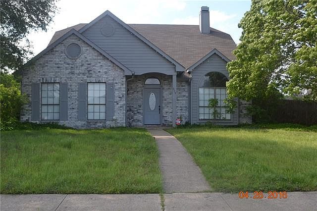 1st image of 830 Weaver St