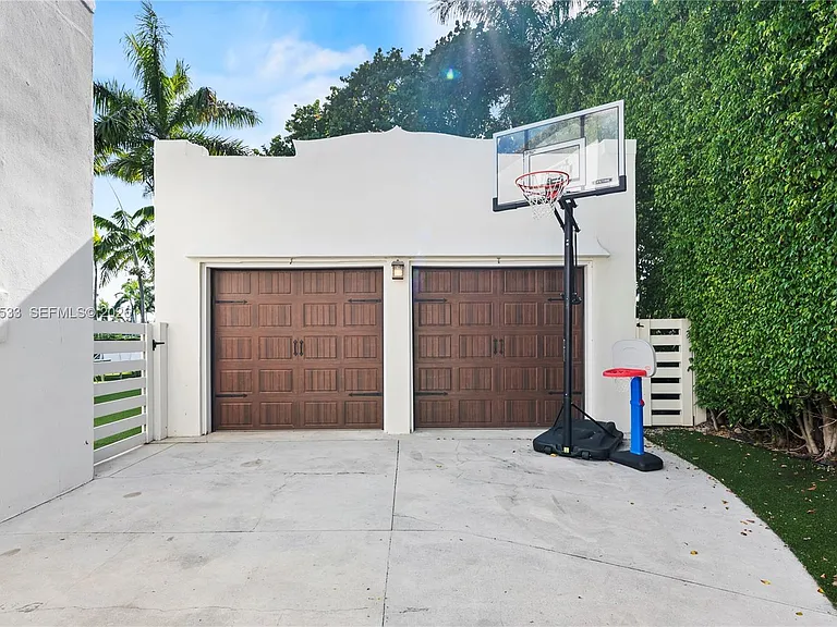 5800 La Gorce Dr — Photo 30