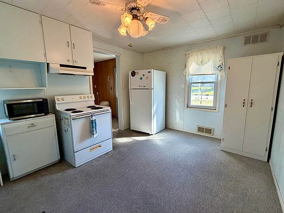 5th image of 597 Garfield Ave