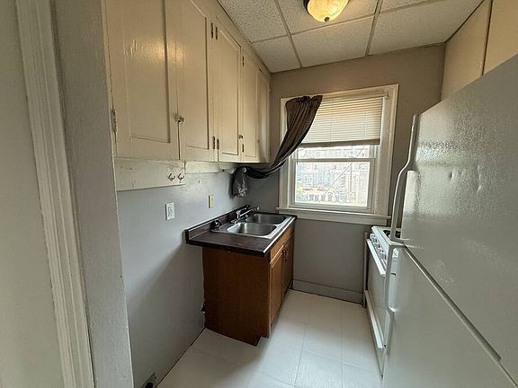 5th image of 1605 John Ave #4