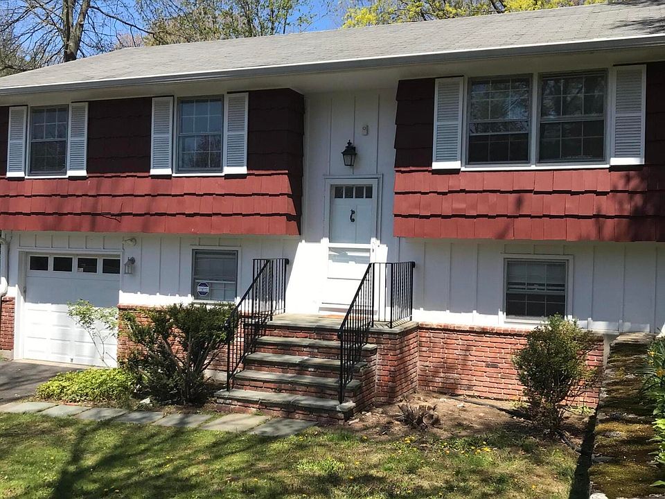 1st image of 20 Havemeyer Ln