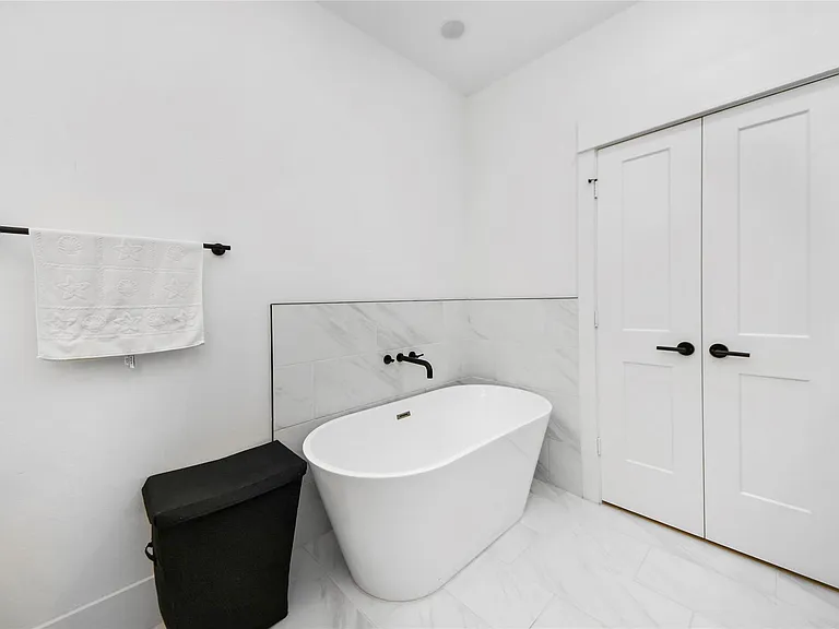 1837 Flowing Springs Trl — Photo 31