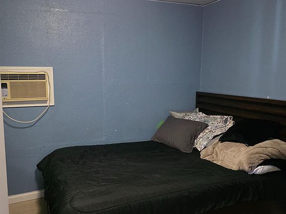 5th image of 1720 Donald St