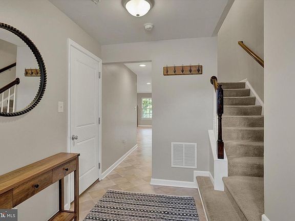 5th image of 1285 Rannoch Ln #23