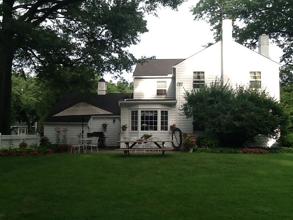 2nd image of 1330 Queen Annes Gate