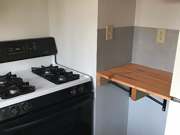 2nd image of 615 W Riverview Dr #1