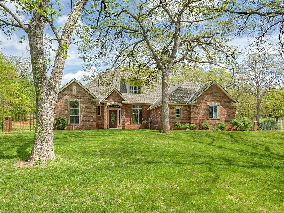 1st image of 2313 Forest Road Cir