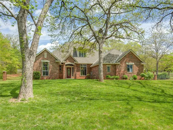 2313 Forest Road Cir, Norman, OK 73026