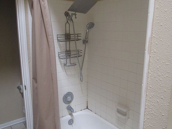 2nd image of 3018 Wood Circle
