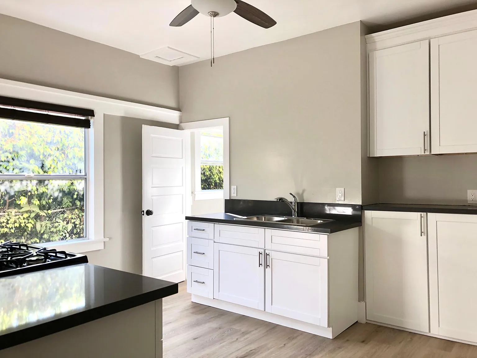 Studio, 400 sqft, $1,650 — Photo 2