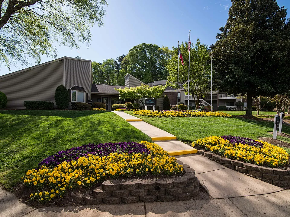 Devonwood Apartment Homes