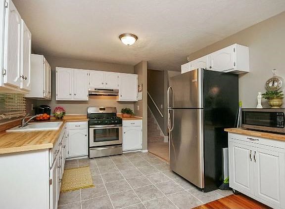 The spacious, efficient kitchen with a popular triangle design.