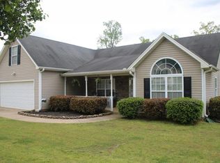 772 Baskins Cir, Winder, GA 30680