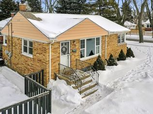 610 Van Buren Ave, Des Plaines, IL 60018