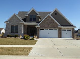 10583 Douglas Dr, Saint John, IN 46373