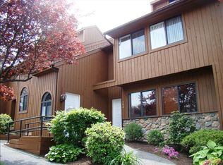 155 Swan Ln, Poughkeepsie, NY 12603