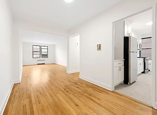 3rd image of 3840 Greystone Ave APT 5D