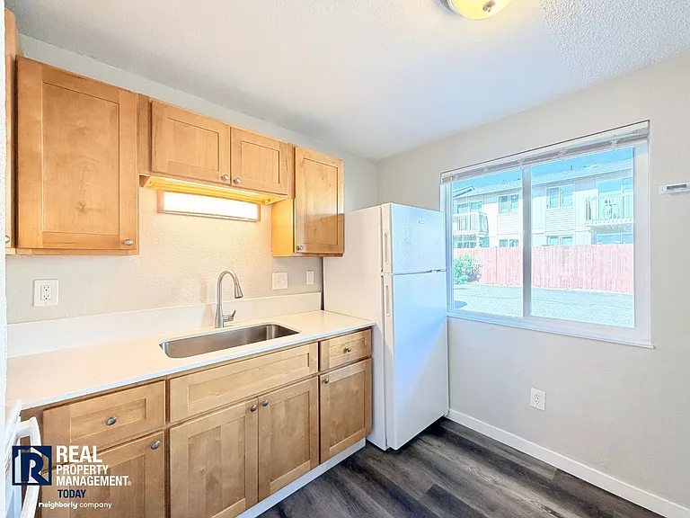 6415 Steilacoom Blvd SW Tacoma — Photo 10