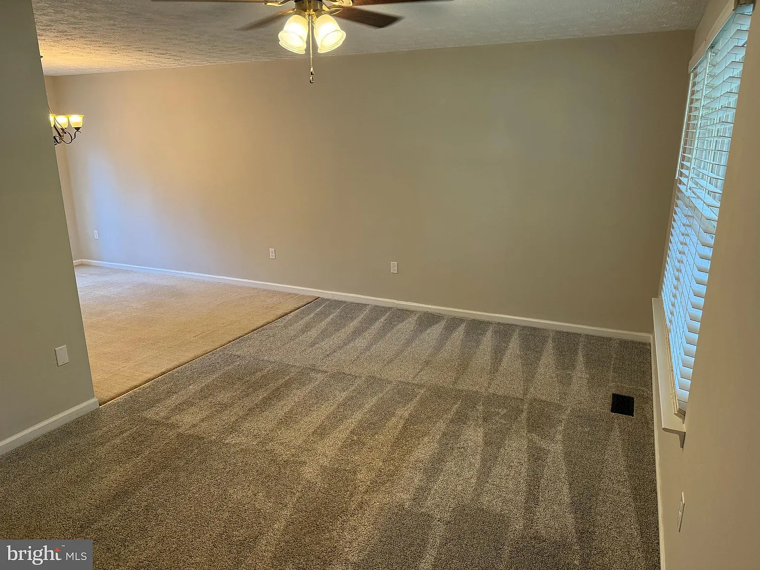 3 bed, 1080 sqft, $2,600 — Photo 3