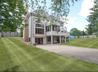 10567 Parker Dr, Eden Prairie, MN 55347