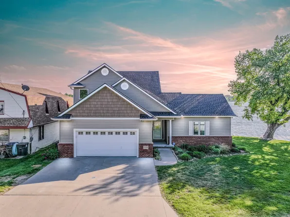 5220 Navajo St, Council Bluffs, IA 51501