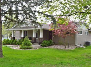 406 3rd Ave SE, Altoona, IA 50009