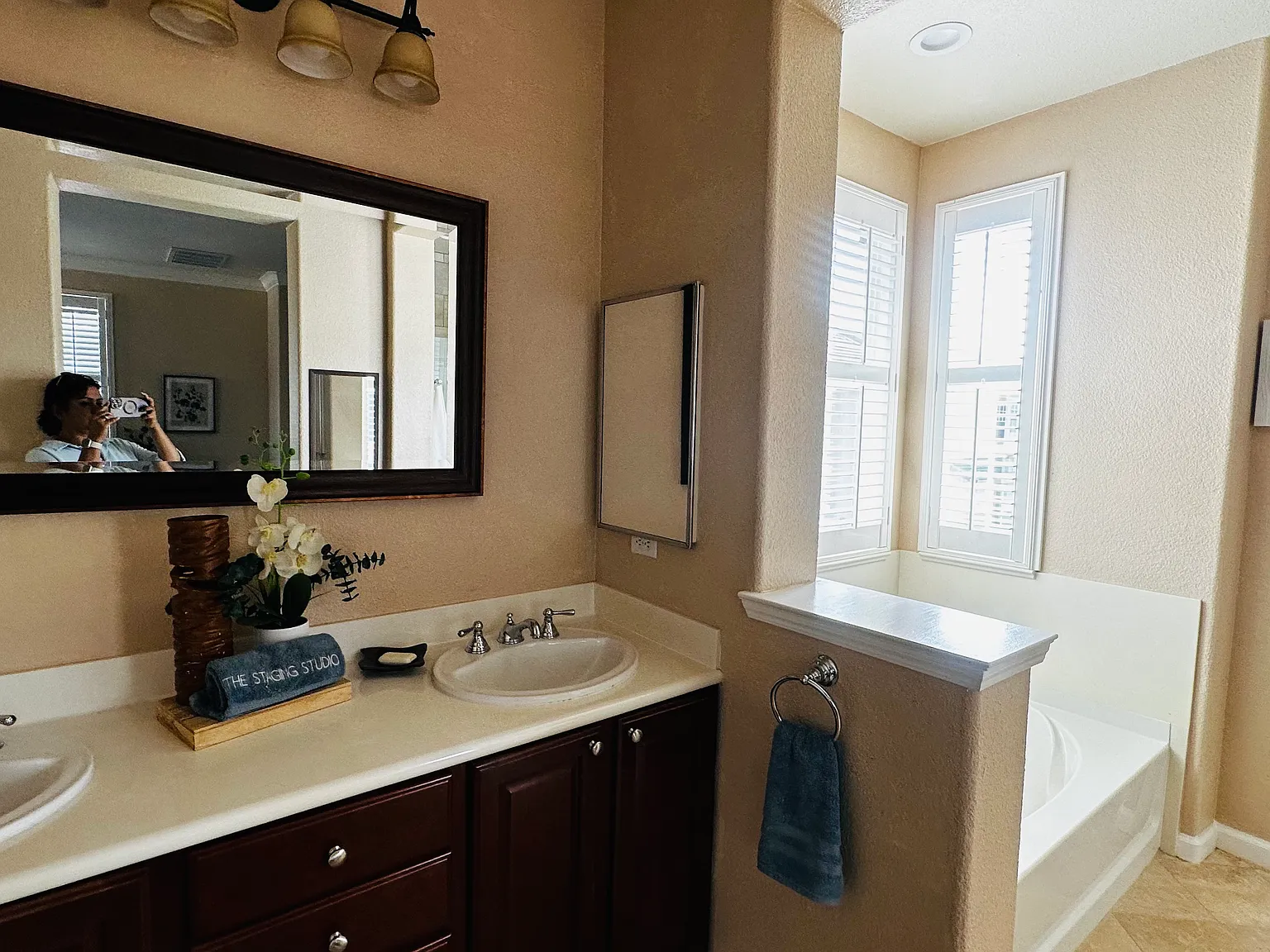 146 Thomas Ave — Photo 4