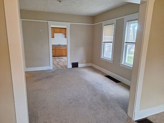 5th image of 3928 Brooklyn Ave #1