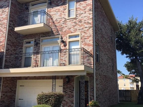 2nd image of 21 Oak Alley Ln