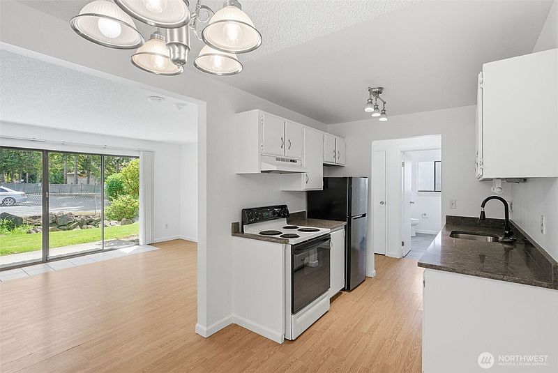 5th image of 19411 56th Avenue W #115