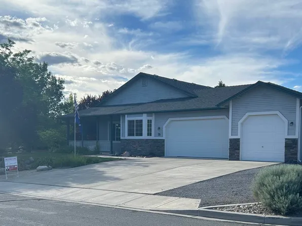 15 Caterpillar Ct, Sparks, NV 89441