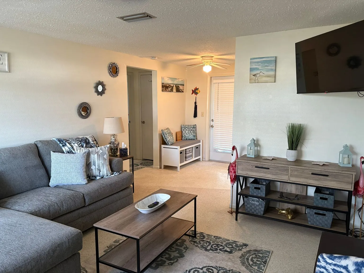 2 bed, 729 sqft, $3,000 — Photo 3