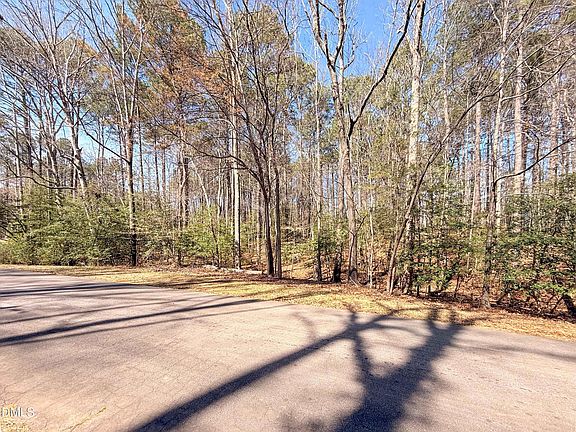 4th image of 131 Cherokee Dr #1015