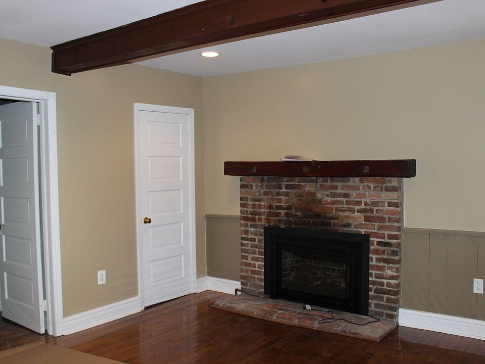 2nd image of 720 Bullfrog Rd