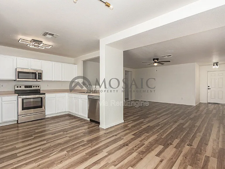 15667 W Port Au Prince Ln — Photo 9