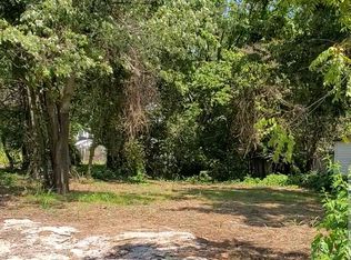 17 W Cofield St, Aurora, MO 65605