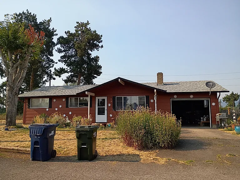 5040 E St #13 — Photo 1