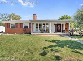 1780 N Trenton Dr, Trenton, MI 48183