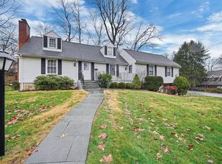 138 Topland Rd, White Plains, NY 10605