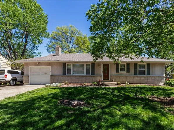 209 Manor Dr, Belton, MO 64012