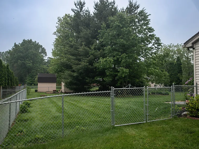 1389 W Sterns Rd — Photo 2