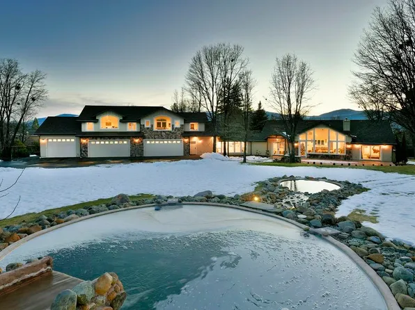 1395 Northridge Dr, Mount Shasta, CA 96067