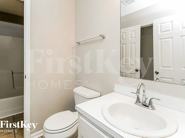 110 Stillwell St — Photo 16