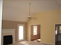 5th image of 106 Chertsey Ct