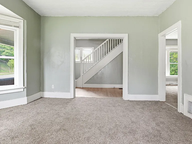 511 Edgewood Ave — Photo 2