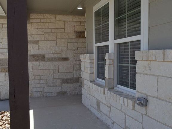 2nd image of 1713 Castroville Trl